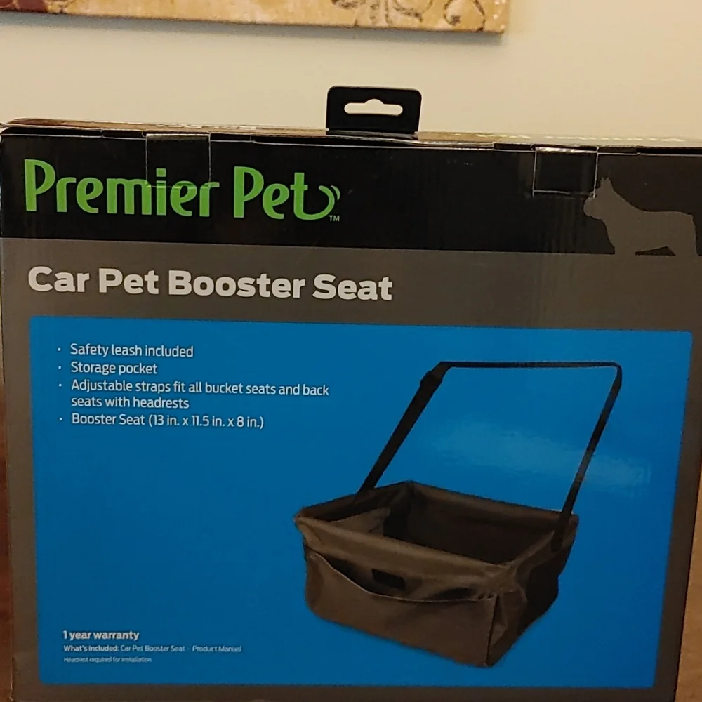 Premier Pet car pet booster seat. 1-10lbs. New.